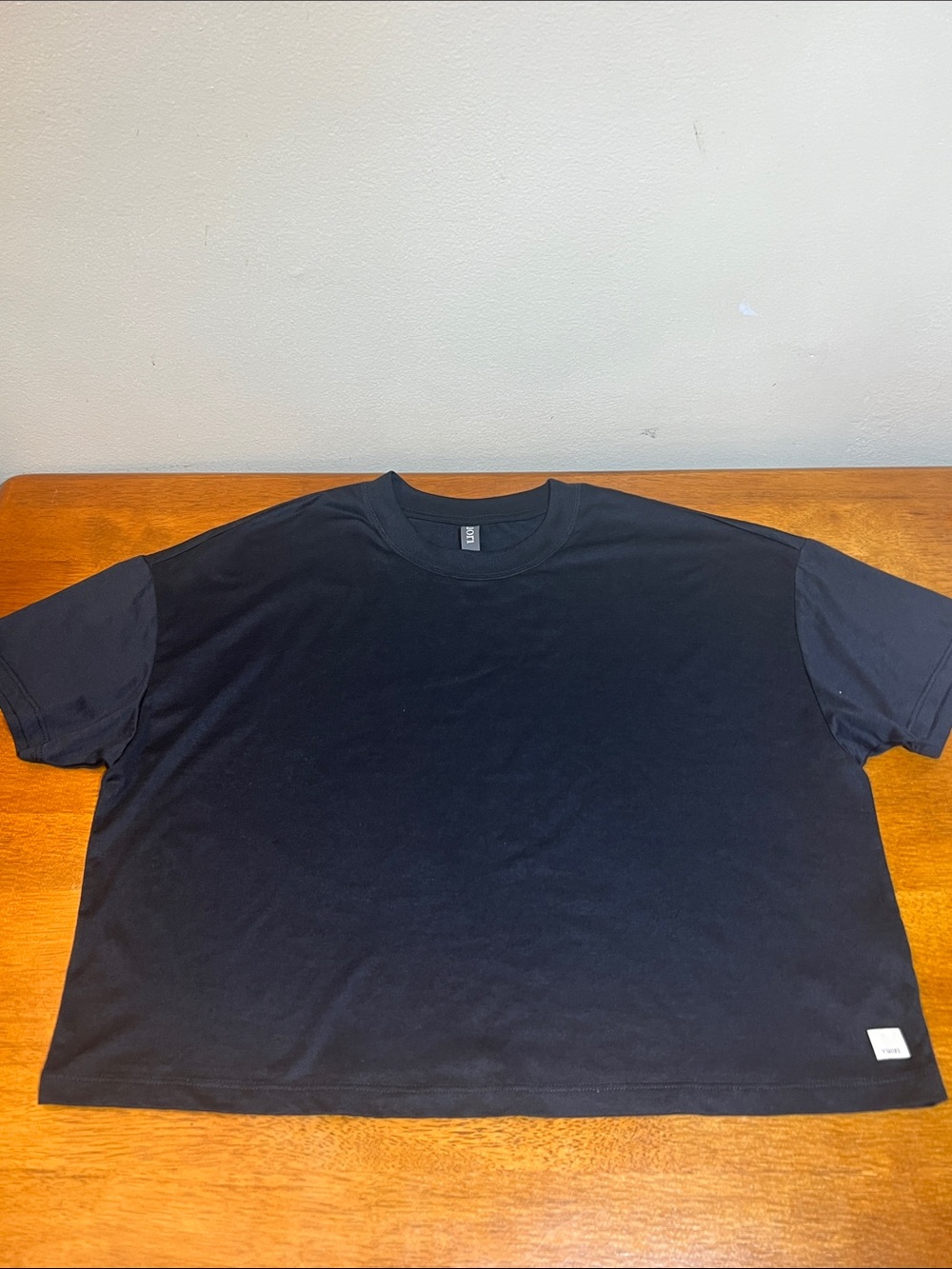 Vuori Black Short Sleeve Crew T-Shirt Size MEDIUM
